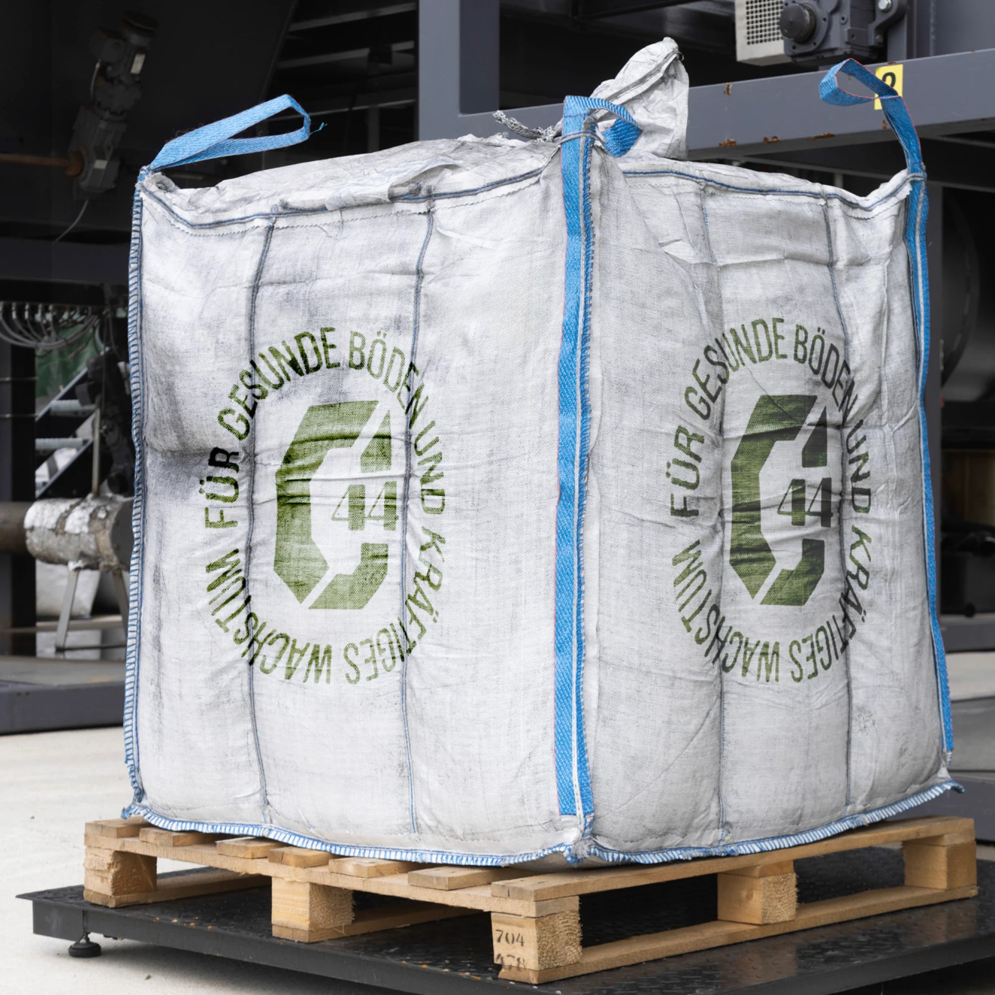 Premium Pflanzenkohle für Bodenverbesserung - Terra Preta - 1000 L